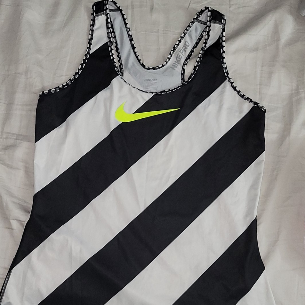 Woman's Nike Active Tank Top